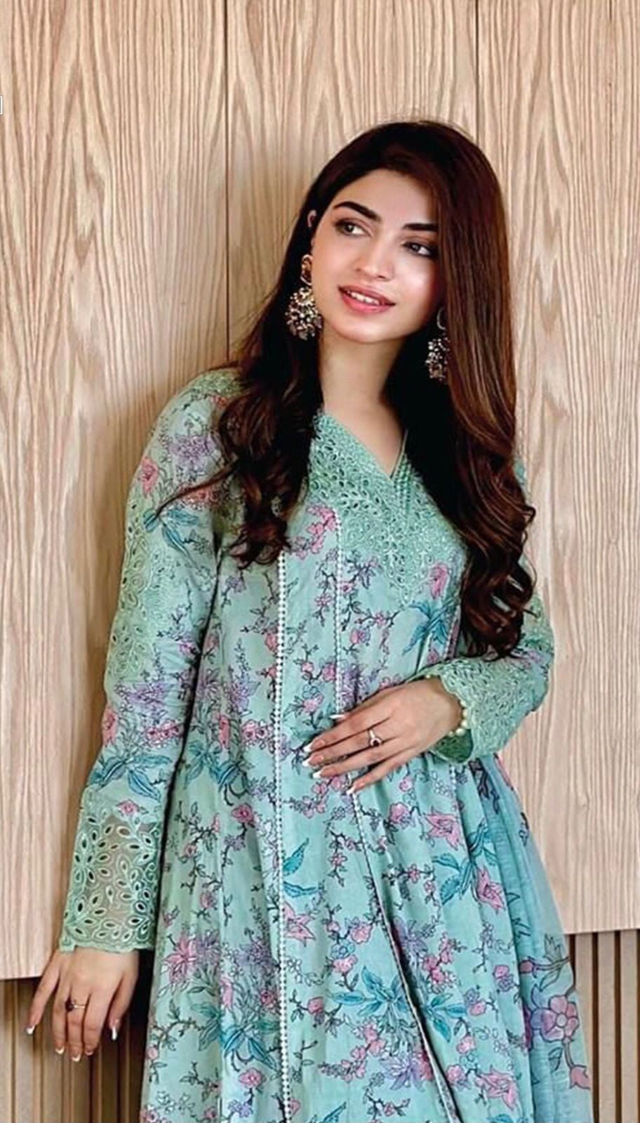 Iznik Luxury Lawn Suit Collection