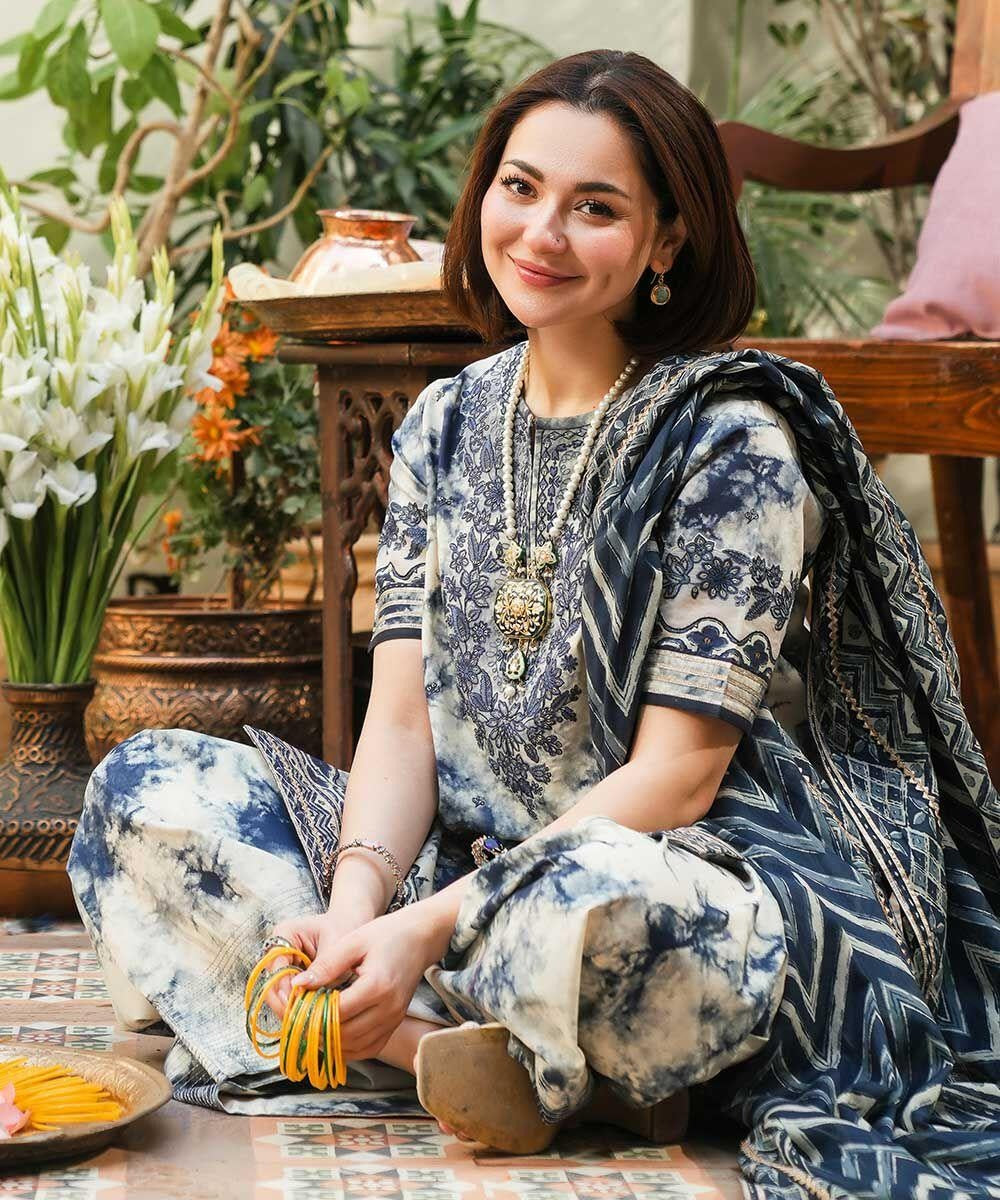 Sapphire 3 Piece Luxury Lawn Suit Collection